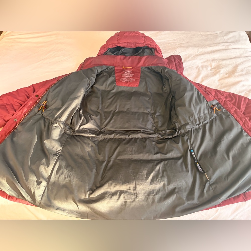 L.L. Bean Women’s Mountain Classic Down Parka - burgundy - XXSP - Picture 9 of 10